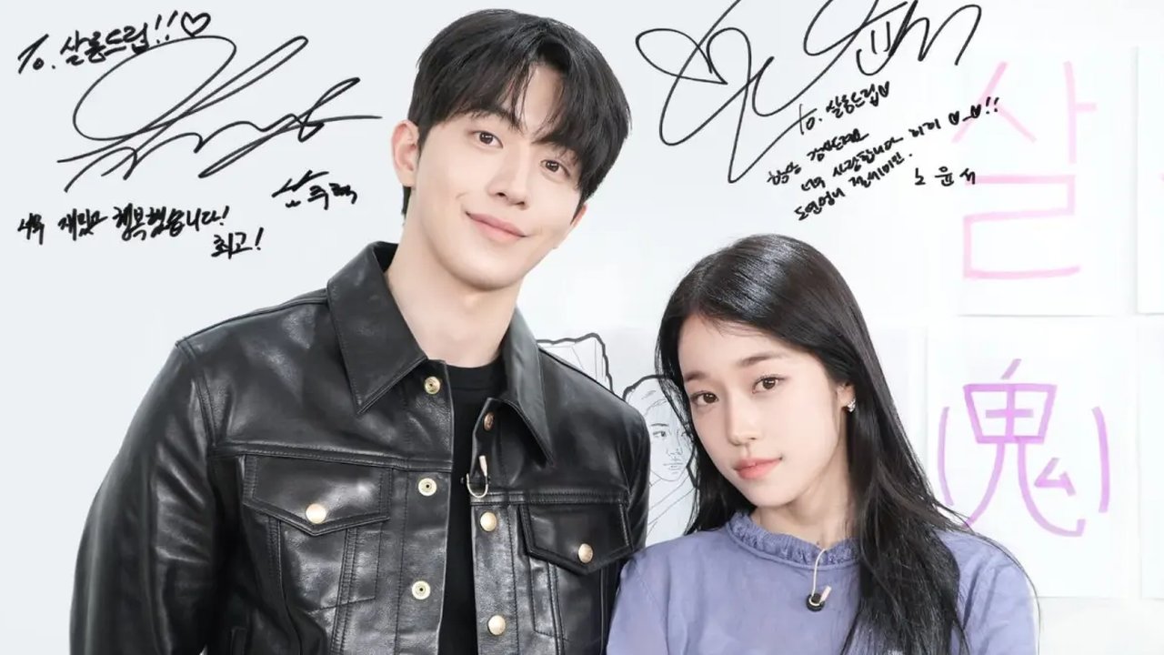 Inspirasi Pose Menggemaskan ala Nam Joo Hyuk dan Roh Yoon Seo untuk Foto Bersama Pasangan