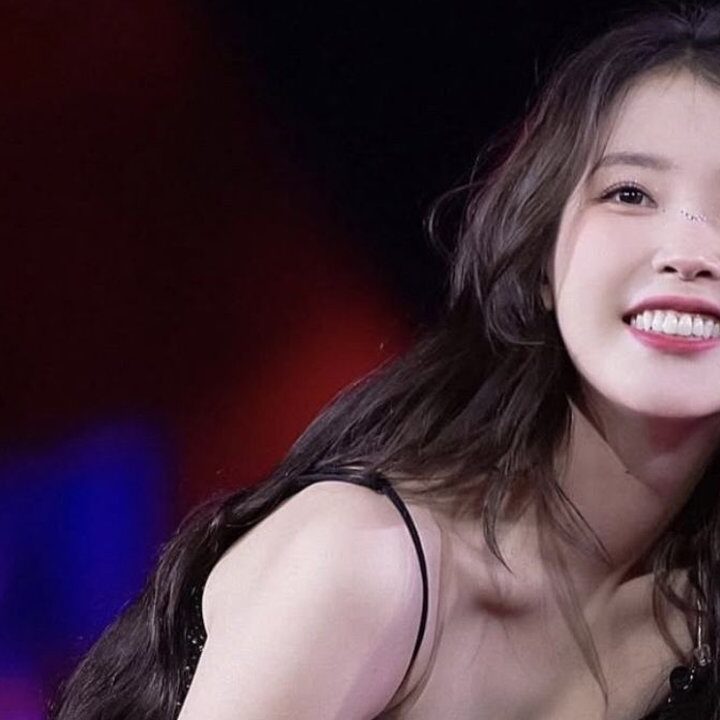 Unggah Lagu Mantan, IU Jadi Sorotan Pasca Putus dari Lee Jong-suk